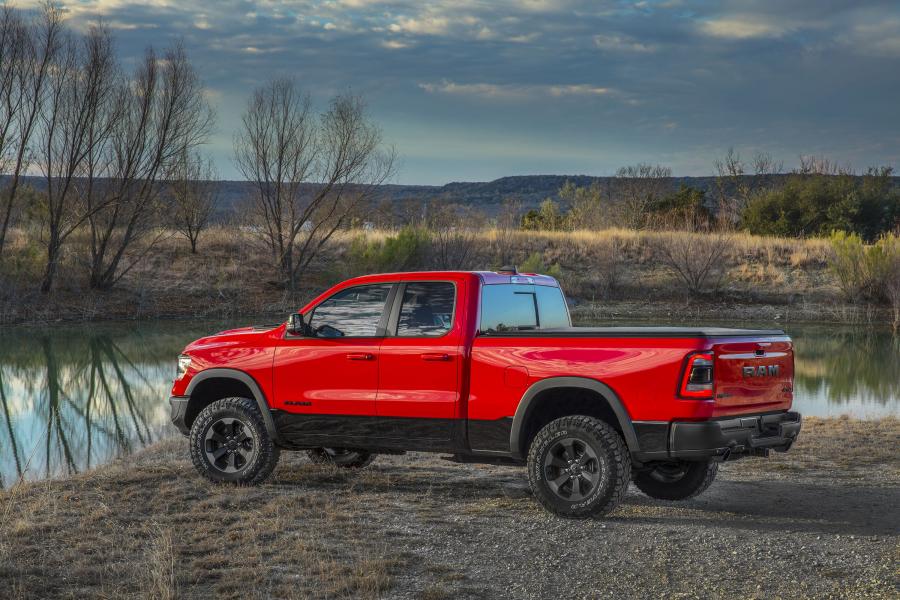  Dodge Ram 1500 Rebel Quad Cab (DT) 2018 года  (фото 13 из 36)